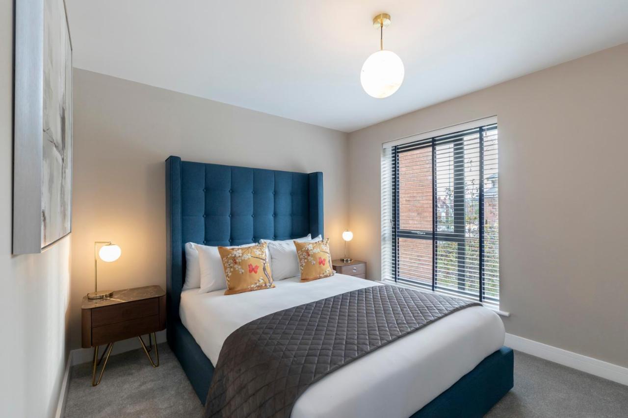 Elliot Oliver - Luxurious Two Bedroom Apartment With Parking Gloucester Exterior foto