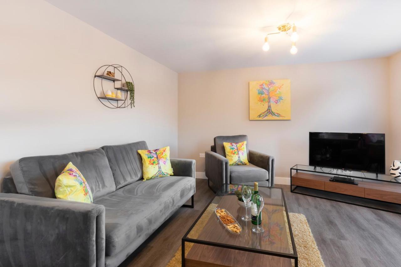 Elliot Oliver - Luxurious Two Bedroom Apartment With Parking Gloucester Exterior foto