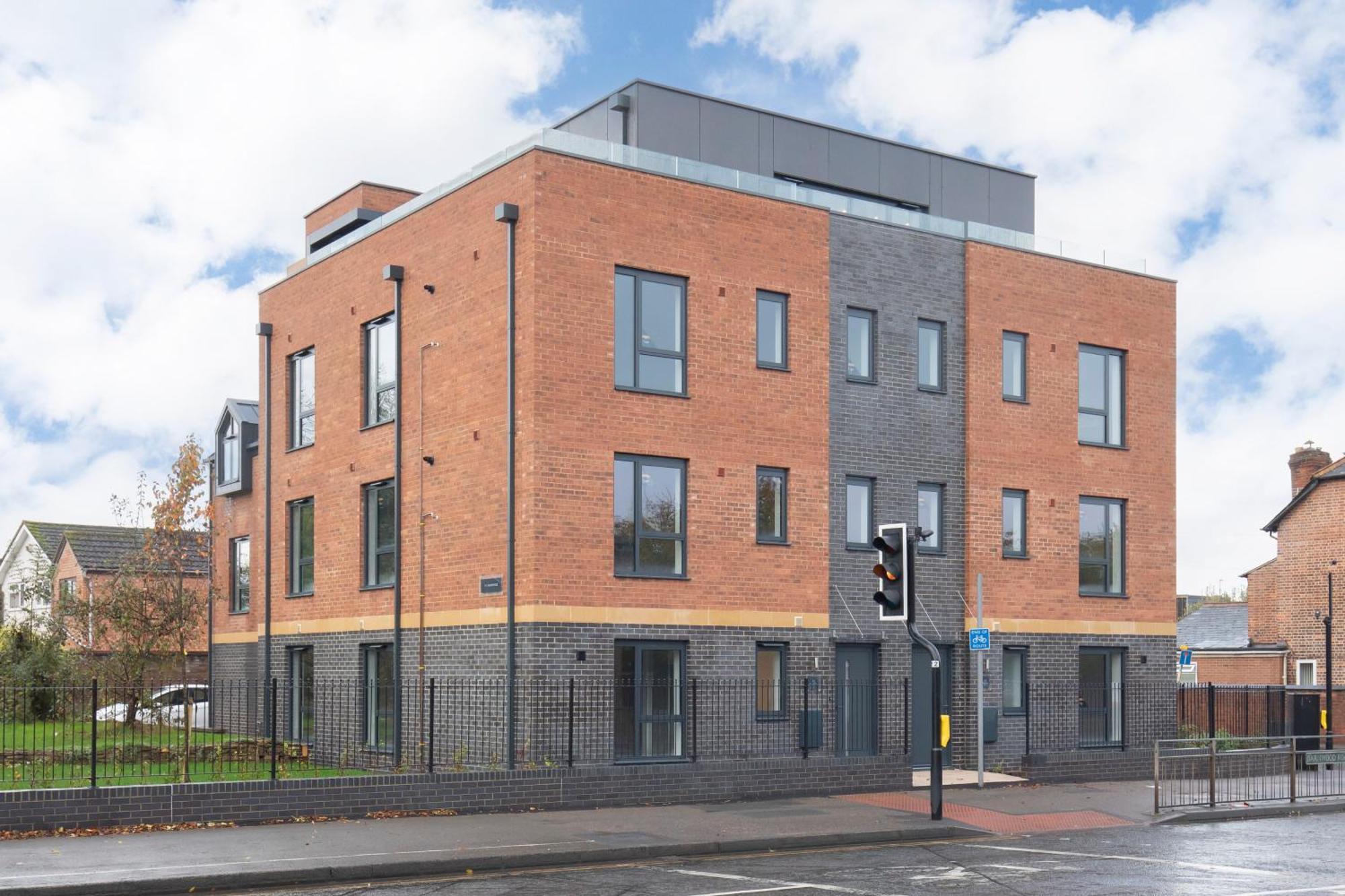 Elliot Oliver - Luxurious Two Bedroom Apartment With Parking Gloucester Exterior foto